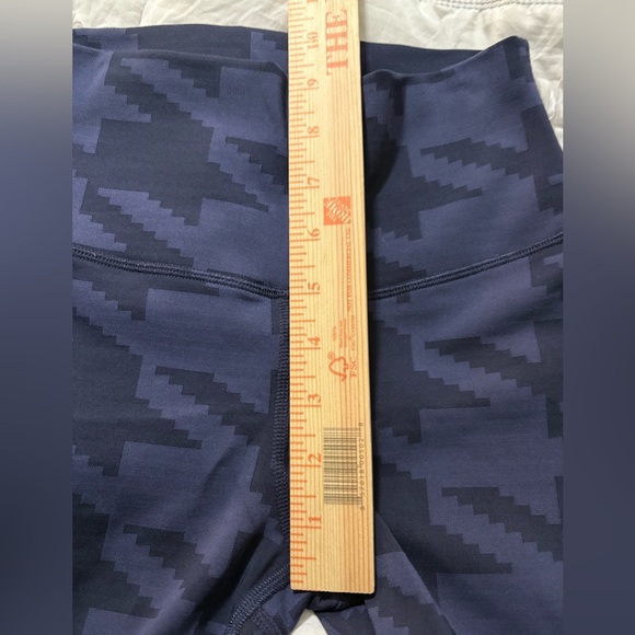 Alo Yogo Airbrush Blue Houndstooth Pattern Full Length Leggings. Size Small - Picture 10 of 11